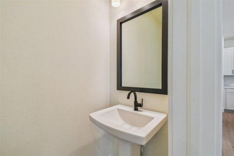 Adosado en venta en Tampa, Florida, 4 dormitorios, 215.44 m2 № 1883563 - foto 3