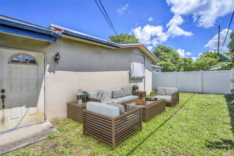 Villa ou maison à vendre à Hollywood, Floride: 3 chambres, 153.38 m2 № 1921817 - photo 30