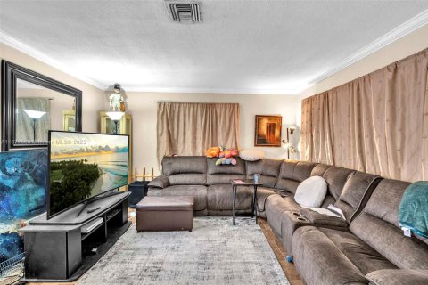 Villa ou maison à vendre à Hollywood, Floride: 3 chambres, 153.38 m2 № 1921817 - photo 6