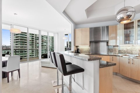 Copropriété à louer à Miami Beach, Floride: 2 chambres, 147.81 m2 № 2026884 - photo 5