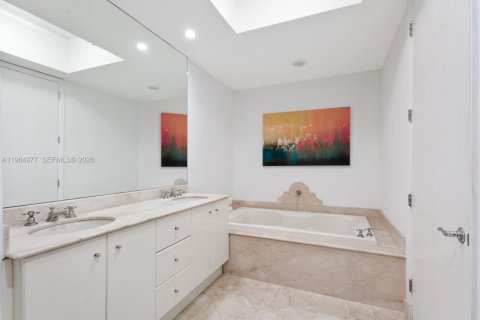 Copropriété à louer à Miami Beach, Floride: 2 chambres, 147.81 m2 № 2026884 - photo 8