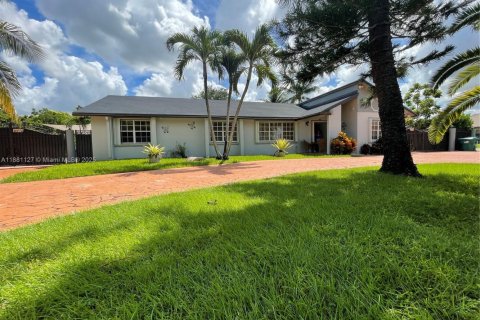 House in Miami, Florida 4 bedrooms, 178.37 sq.m. № 1924459 - photo 6
