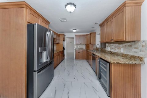 Casa en venta en Port Charlotte, Florida, 3 dormitorios, 255.11 m2 № 1910672 - foto 9