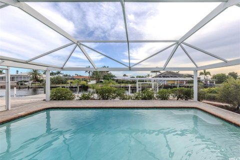Casa en venta en Port Charlotte, Florida, 3 dormitorios, 255.11 m2 № 1910672 - foto 18