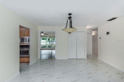 Casa en venta en Port Charlotte, Florida, 3 dormitorios, 255.11 m2 № 1910672 - foto 25
