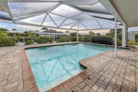 Casa en venta en Port Charlotte, Florida, 3 dormitorios, 255.11 m2 № 1910672 - foto 6