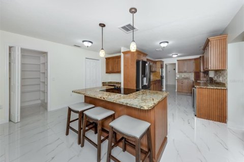 Casa en venta en Port Charlotte, Florida, 3 dormitorios, 255.11 m2 № 1910672 - foto 11