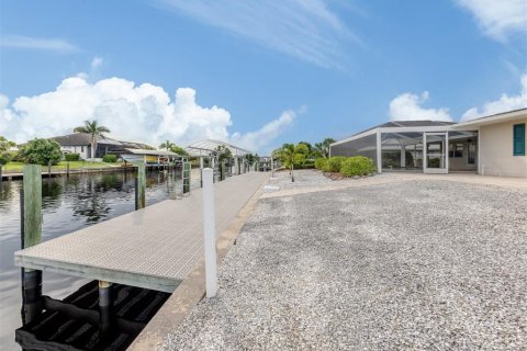 Casa en venta en Port Charlotte, Florida, 3 dormitorios, 255.11 m2 № 1910672 - foto 16