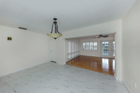 Casa en venta en Port Charlotte, Florida, 3 dormitorios, 255.11 m2 № 1910672 - foto 24