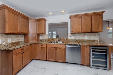 Casa en venta en Port Charlotte, Florida, 3 dormitorios, 255.11 m2 № 1910672 - foto 4