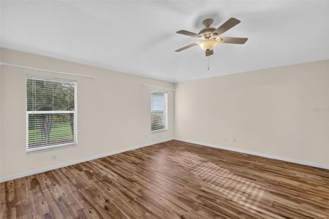 House in Leesburg, Florida 3 bedrooms, 144.83 sq.m. № 2391014 - photo 26