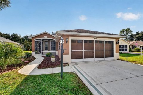 House in Leesburg, Florida 3 bedrooms, 144.83 sq.m. № 2391014