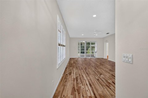 House in Leesburg, Florida 3 bedrooms, 144.83 sq.m. № 2391014 - photo 10