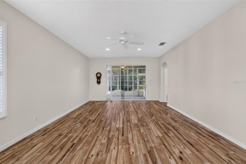 House in Leesburg, Florida 3 bedrooms, 144.83 sq.m. № 2391014 - photo 12