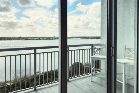 Condo in West Palm Beach, Florida, 1 bedroom  № 2065138 - photo 10