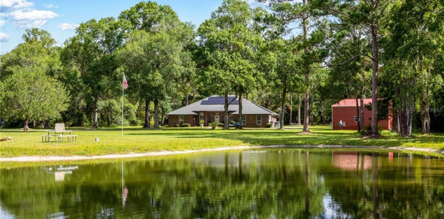 Casa en Lawtey, Florida 4 dormitorios, 250.37 m2 № 1820520