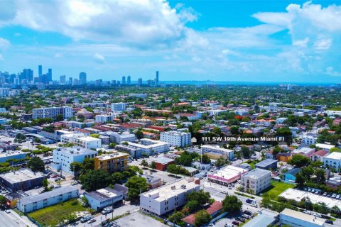 Купить коммерческую недвижимость в Майами, Флорида № 2034335 - фото 2