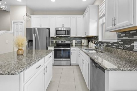 Touwnhouse à vendre à Orlando, Floride: 3 chambres, 145.95 m2 № 2304672 - photo 12