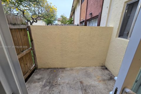 Touwnhouse à vendre à Margate, Floride: 2 chambres, 74.32 m2 № 2046953 - photo 17