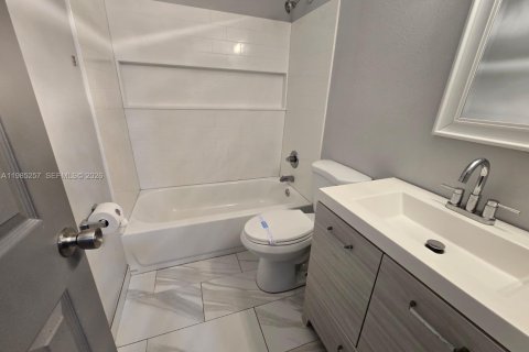 Touwnhouse à vendre à Margate, Floride: 2 chambres, 74.32 m2 № 2046953 - photo 25