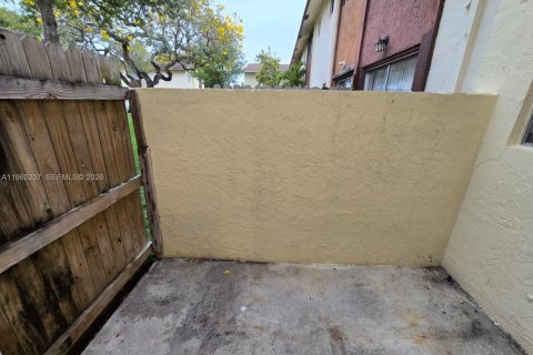 Touwnhouse à vendre à Margate, Floride: 2 chambres, 74.32 m2 № 2046953 - photo 18