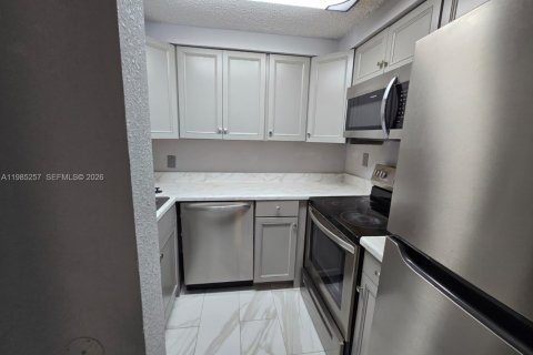 Touwnhouse à vendre à Margate, Floride: 2 chambres, 74.32 m2 № 2046953 - photo 14