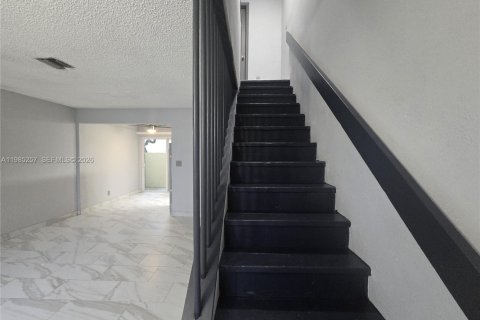 Touwnhouse à vendre à Margate, Floride: 2 chambres, 74.32 m2 № 2046953 - photo 23