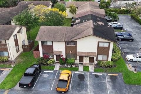 Touwnhouse à vendre à Margate, Floride: 2 chambres, 74.32 m2 № 2046953 - photo 5