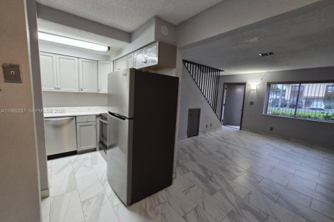 Touwnhouse à vendre à Margate, Floride: 2 chambres, 74.32 m2 № 2046953 - photo 13