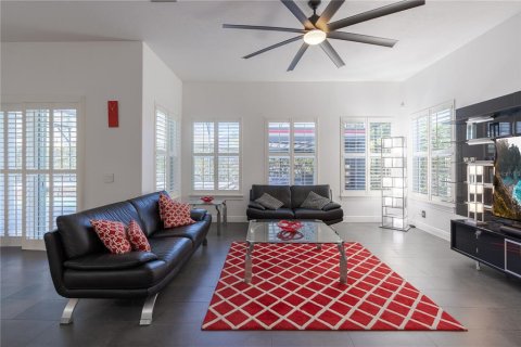 House in Winter Garden, Florida 5 bedrooms, 345.41 sq.m. № 1546354 - photo 25