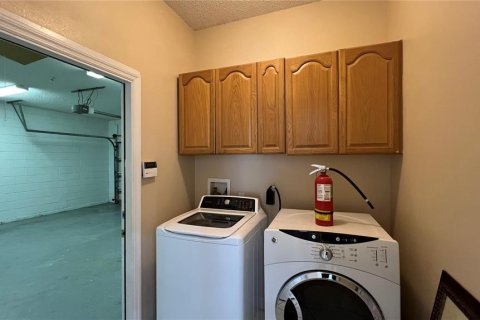 House in Clermont, Florida 4 bedrooms, 180.42 sq.m. № 1918119 - photo 7