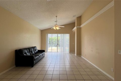 House in Clermont, Florida 4 bedrooms, 180.42 sq.m. № 1918119 - photo 14