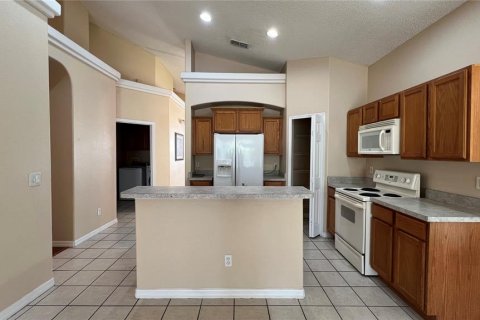 House in Clermont, Florida 4 bedrooms, 180.42 sq.m. № 1918119 - photo 13