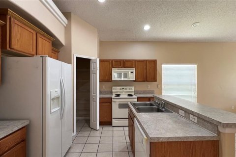 House in Clermont, Florida 4 bedrooms, 180.42 sq.m. № 1918119 - photo 11