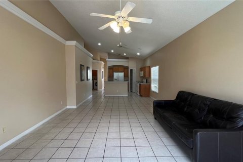House in Clermont, Florida 4 bedrooms, 180.42 sq.m. № 1918119 - photo 15