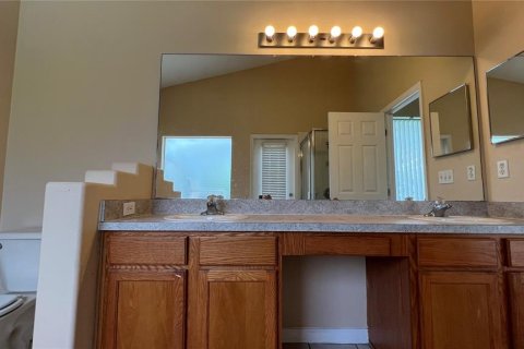 House in Clermont, Florida 4 bedrooms, 180.42 sq.m. № 1918119 - photo 30
