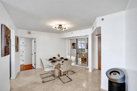Copropriété à vendre à Aventura, Floride: 2 chambres, 105.91 m2 № 1745713 - photo 13