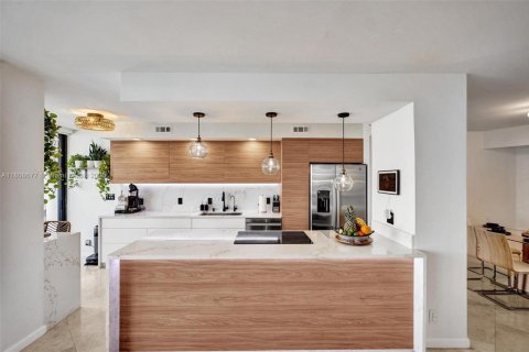 Copropriété à vendre à Aventura, Floride: 2 chambres, 105.91 m2 № 1745713 - photo 2