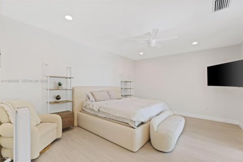 Купить виллу или дом в Майами, Флорида 3 комнаты, 196.21м2, № 2049726 - фото 28