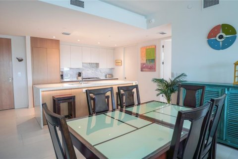 Condo in Clearwater, Florida, 2 bedrooms  № 2227273 - photo 6