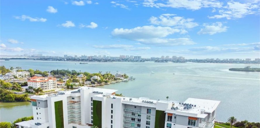 Condo in Clearwater, Florida, 2 bedrooms  № 2227273