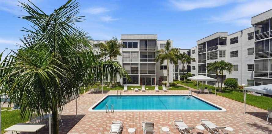 Condominio en Sunrise, Florida, 2 dormitorios № 2169326