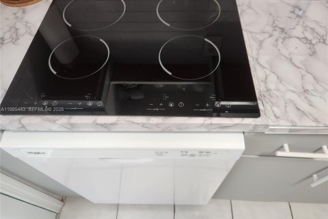 Купить кондоминиум в Майами-Бич, Флорида 34.84м2, № 2063765 - фото 4