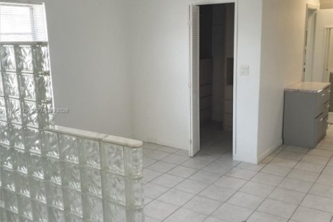 Купить кондоминиум в Майами-Бич, Флорида 34.84м2, № 2063765 - фото 7