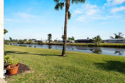 Condo in Rotonda, Florida, 1 bedroom  № 1578712 - photo 26