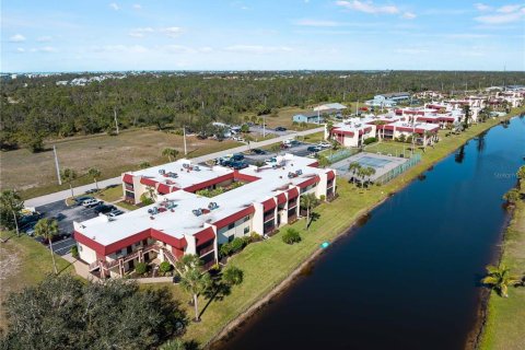 Condo in Rotonda, Florida, 1 bedroom  № 1578712 - photo 3