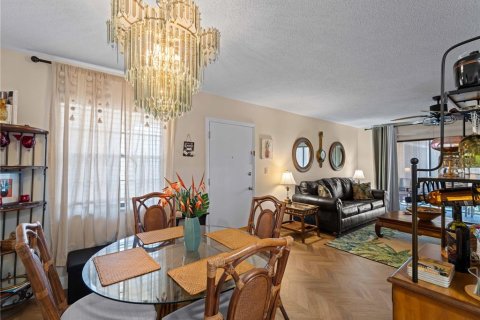 Condo in Rotonda, Florida, 1 bedroom  № 1578712 - photo 10