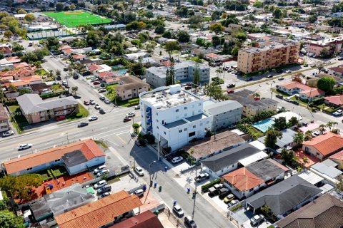 Propiedad comercial en venta en Miami, Florida № 1868822 - foto 5