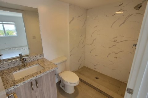 Propiedad comercial en venta en Miami, Florida № 1868822 - foto 27