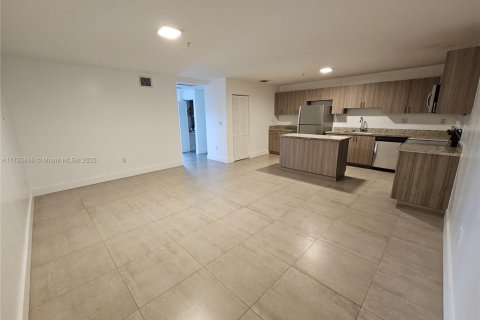Propiedad comercial en venta en Miami, Florida № 1868822 - foto 25
